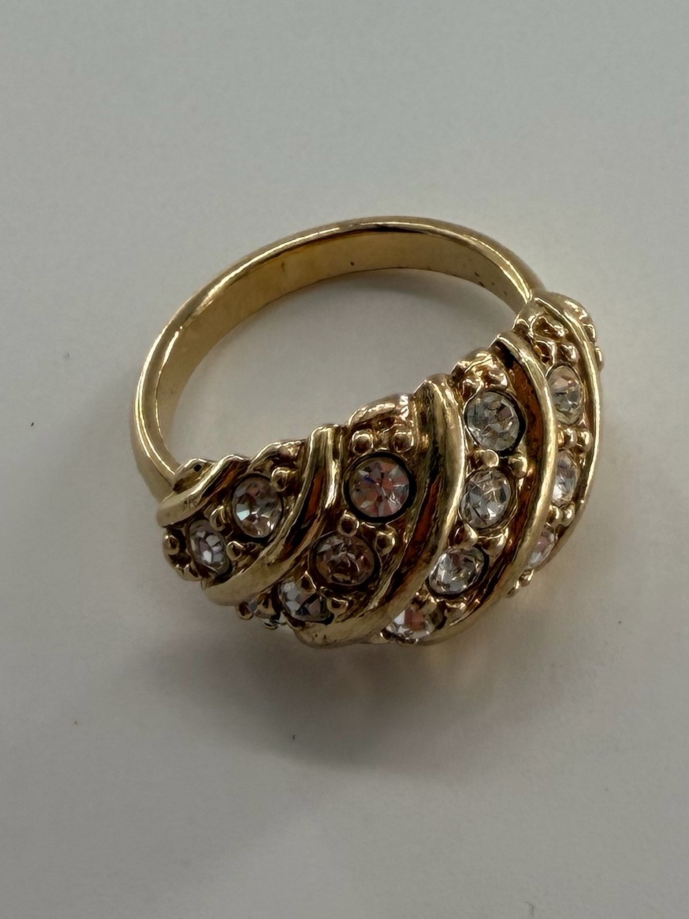 Vintage Avon 1992 Hollywood Style Ring Gold Tone Rhinestones Costume Jewelry 7